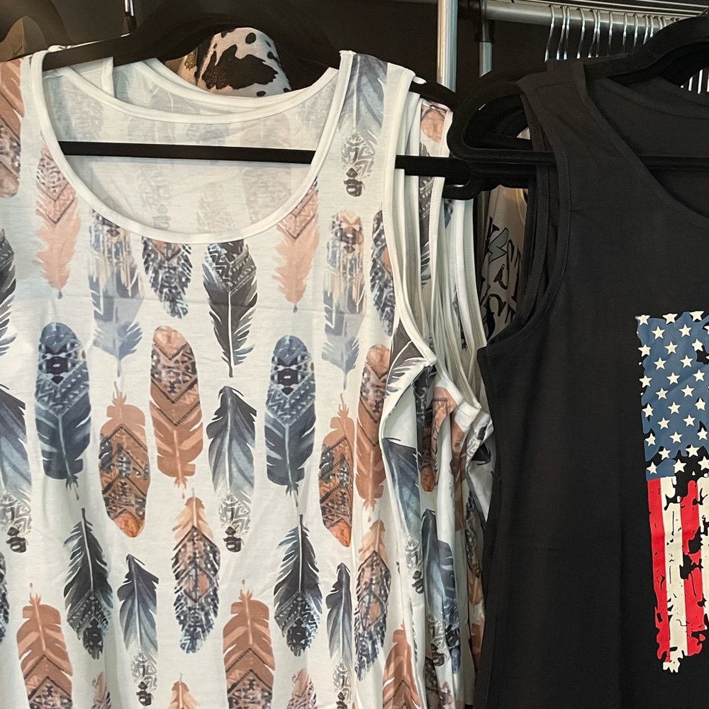 Aztek Feather Tank Top - Picture 2 of 2